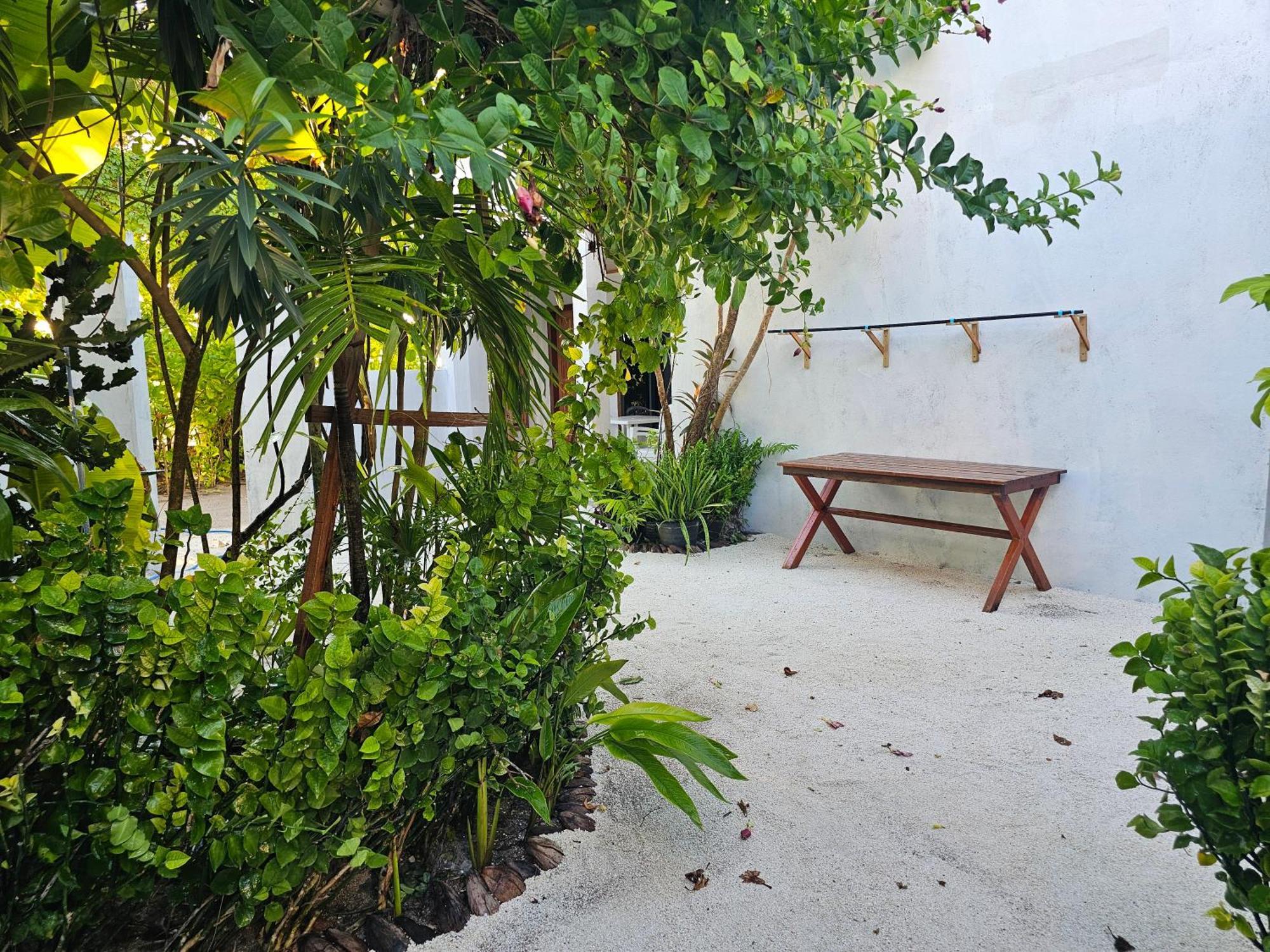 Sunset Beach View Dhangethi Eksteriør billede